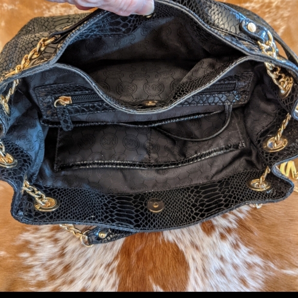 Michael Kors purse - Picture 8 of 8